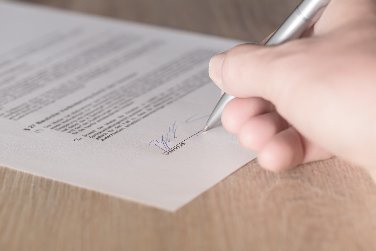 Pasos Clave para Proteger tu Patrimonio: La Revisión de la Escritura de Compra-Venta en México